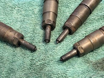 Vstrekovače Bosch 0445110119 - 6