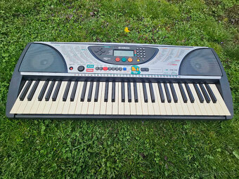 Klavír Yamaha PSR-240 - 6