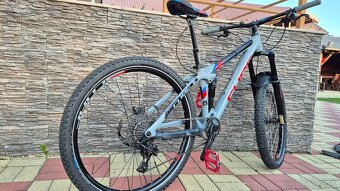 Celoodpružený horský bicykel značky CUBE - 6
