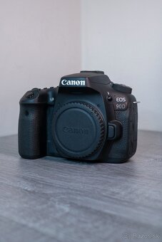 Canon EOS 90D + EF 24-105mm f/4 L IS USM + EF 75-300mm f/4-5 - 6