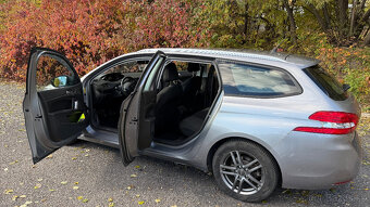 Peugeot 308 SW 1.2 e-THP 130k Combi 96kw Manuál - 6