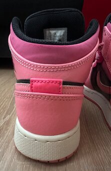 Dámske tenisky Air Jordan 1 Mid Coral Chalk - 6