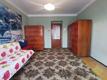 Dvojpodlažný rodinný dom z roku 1995 na okraji obce - Kosihy - 6