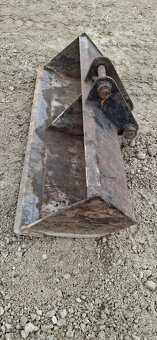 Pevná svahovacia lyžica uchyt JCB 4/3cx,65r - 6