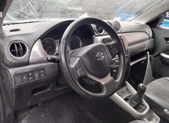 Predám havarovanú Suzuki Vitara 1.6 benzin 88 kW  rv 2015 - 6