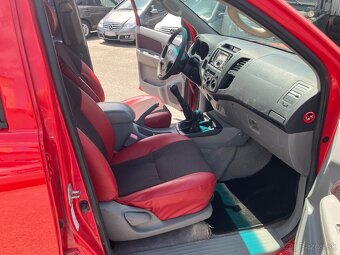 Toyota hilux 2,5 - 6