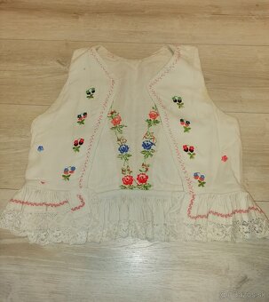 Staré Slovenské kroje 1. - 6