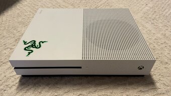 Xbox One S - 6