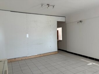 Prenajmite si perfektné priestory na podnikanie v Leviciach - 6