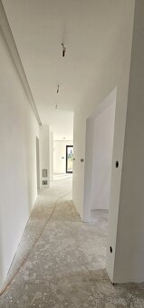 Velky 5 izbovy bungalov 15 min od Kosic - 6