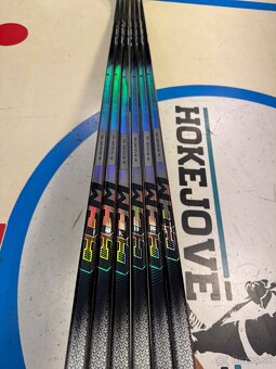 NOVINKA UPLNE NOVA HOKEJKA CCM JETSPEED FT8 SR LONG - 6