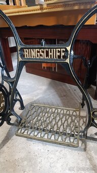 Stojan zo šijacieho stroja Ringschiff - 6