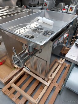 Mlynček na mäso 42 Mäsiarský vlček rezačka mäsa 42 - 6