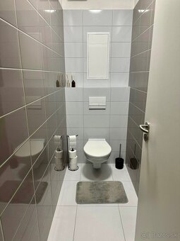 Na predaj veľký 2-izbový byt v novostavbe pri parku - 6