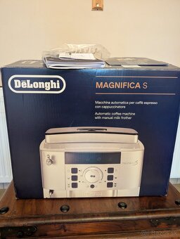 Strieborný kávovar DeLonghi Magnifica S - 6