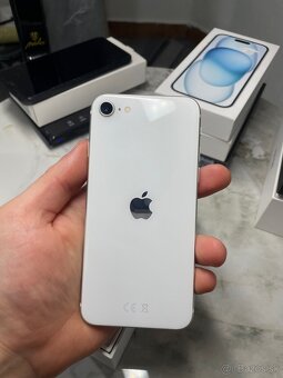iPhone SE 2022 64GB - 6