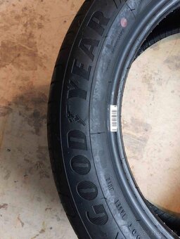 Goodyear EfficientGrip Performance - 6