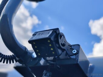 KOLESOVÝ NAKLADAČ 908T - 6