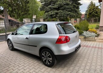 Volkswagen Golf 1,4i klima , Dobrý stav benzín manuál 55 kw - 6