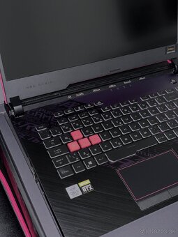 ASUS ROG Strix G512L - 6