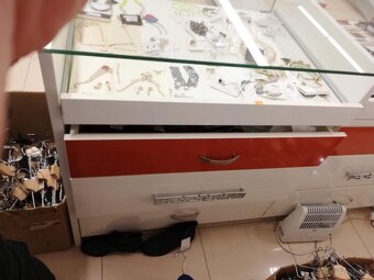 Predám nábytok do prevádzky - 6