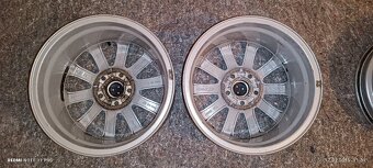 Elektróny Ford R16 - 6