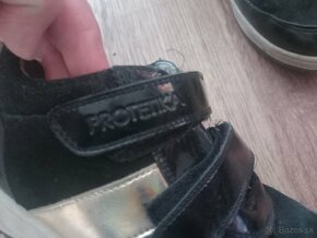 Adidas botasky, Protetika kožené topánky - 6