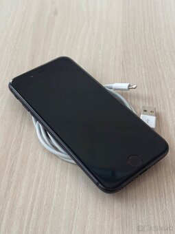 Predám iPhone SE 2020 64gb Black - 6