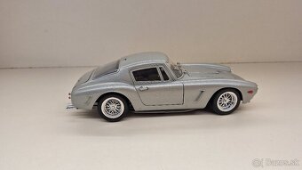 1:18 FERRARI 250GT BERLINETTA - 6