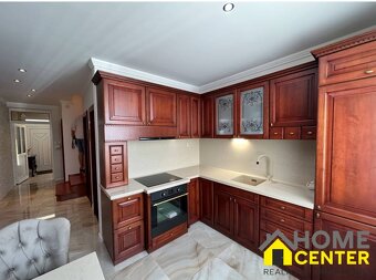 PREDAJ : ŠTÝLOVÝ RODINNÝ DOM S BAZÉNOM, KOMÁRNO - 6