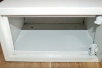 predam tazky, masivny trezor - 6