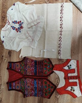 Staré Slovenské kroje 2. - 6