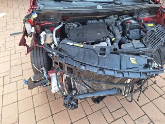 Peugeot 3008 Allure 1.5 BlueHdi 96kW,A/T8 - 6
