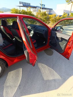 Octavia 1,6 benzín r.v. 2011 - 6