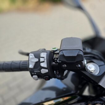 Kawasaki Ninja 1100 SX - 6