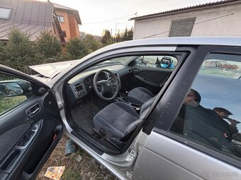 Toyota avensis 2.0i Rozpredam na náhradné diely - 6