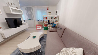 Na predaj priestranný 2 izbový byt priamo v centre mesta Pez - 6