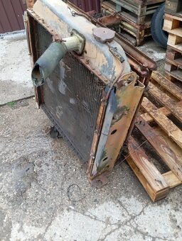 BULDOZER T130 CHLADICE A HYDRAULICKE VALCE - 6