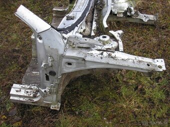 Passat B7 výrezy z karoserie - 6