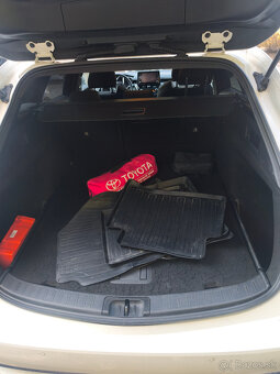 Toyota Corolla Combi 1.8 Hybrid 72kW - 6