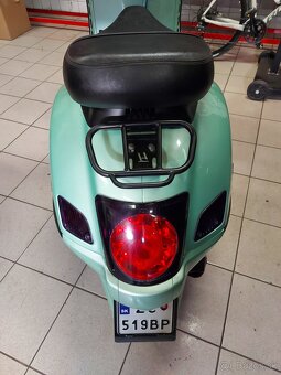 Vespa 200 GTS - 6