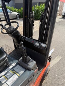 VZV elektricky trojkolesový vysokozdvizny vozík TOYOTA - 6