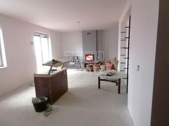 NA PREDAJ RD V TREČ.TEPLEJ S VÝMEROU 359M2 - 6