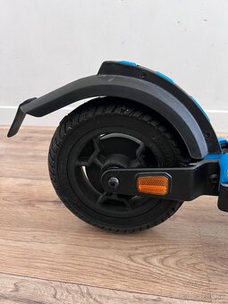 Elektrická kolobežka Micro Merlin X4 Black - 6