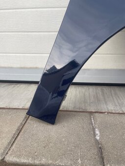 Predný blatník VW Golf 5 LA5G tmavomodrá - 6