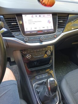 Predám Opel Astra k šports tourer - 6