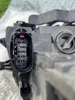 Predne svetlo vw touran - 6