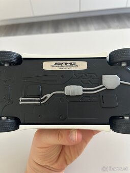 Mercedes Benz 300 CE AMG 1:18 - 6