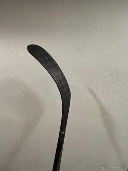 nová hokejka Bauer Vapor Flylite, pravé zahnutie - 6