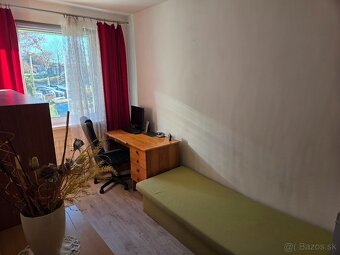 Priestranný zrekonštruovaný päťizbový byt v Banskej Bystrici - 6